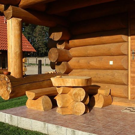 Na Samote Ve Srubu Villa Plzen Bagian luar foto