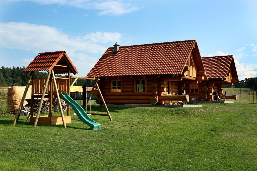 Na Samote Ve Srubu Villa Plzen Bagian luar foto