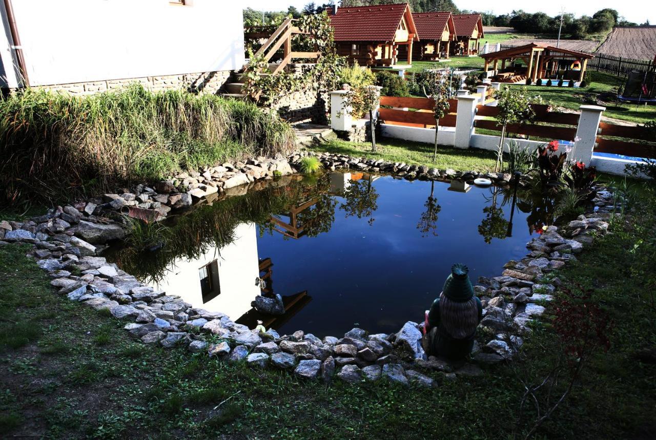 Na Samote Ve Srubu Villa Plzen Bagian luar foto